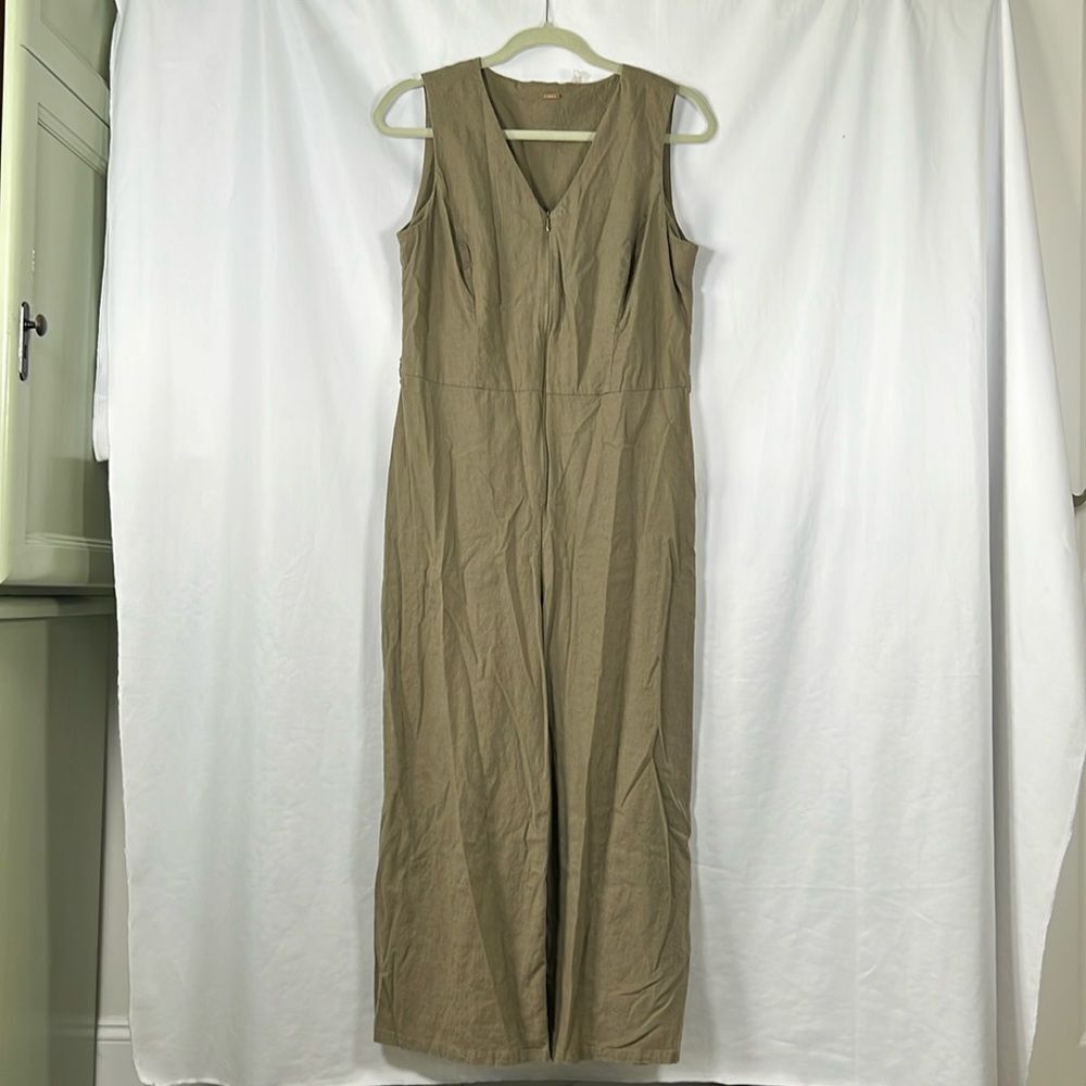 Tahari Olive Line Wide Leg V-Neck Jumpsuit size 8